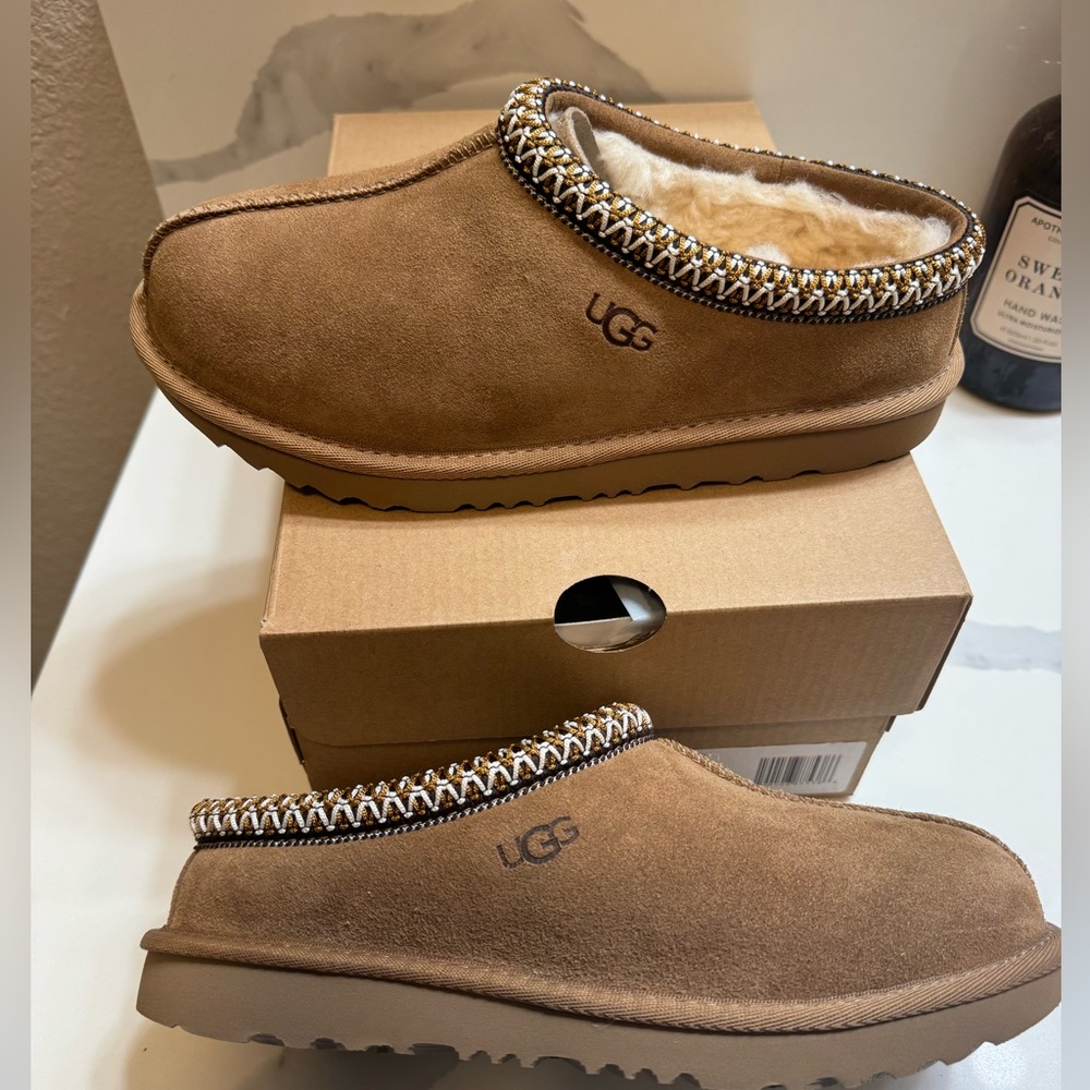 Brand New UGG Tasman Embroidered Slippers Chestnut NIB NWT women’s size 5